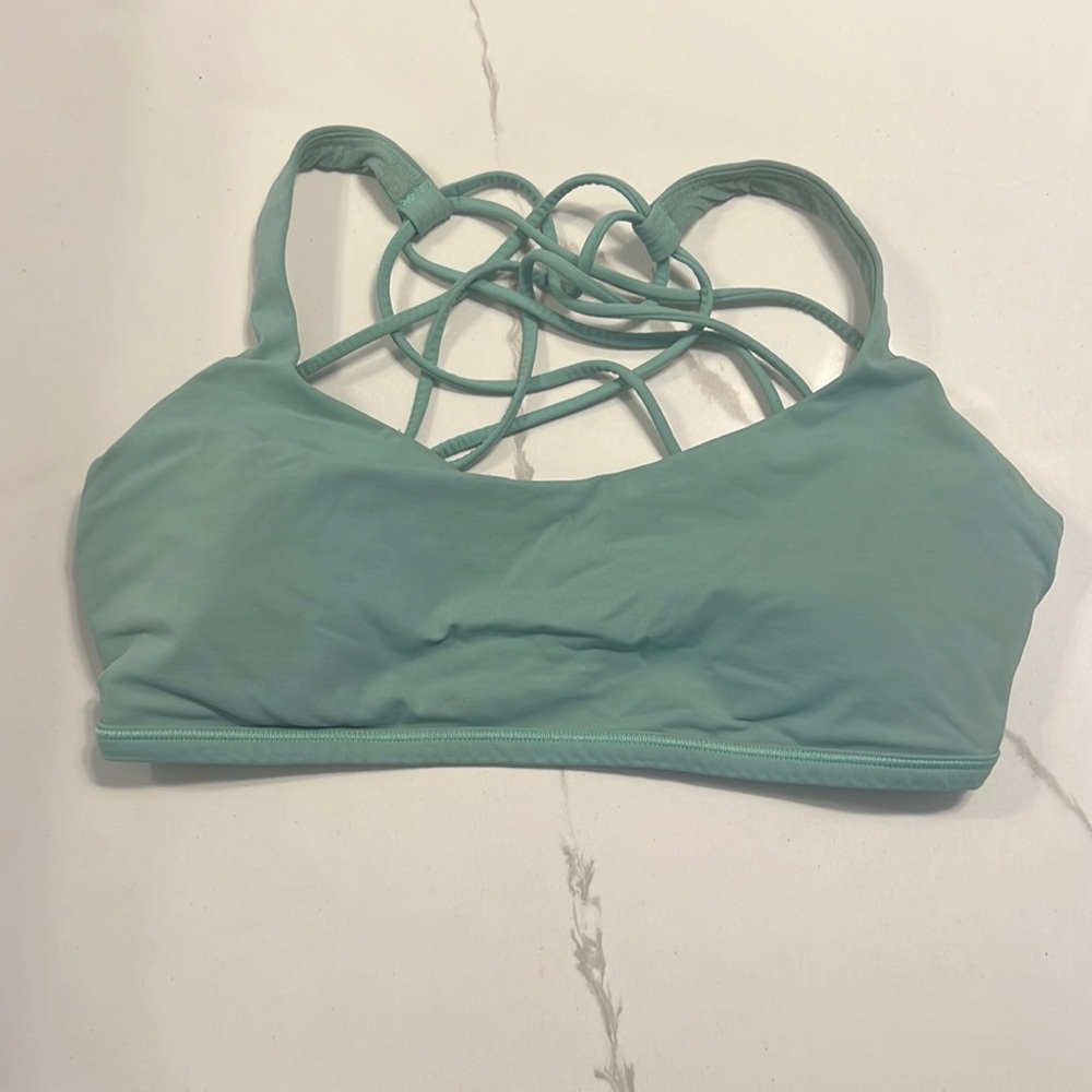 LULULEMON free to be wild sports bra size 8